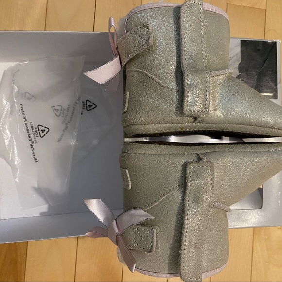 UGG INFANT JESSE BOW II BOOTS - METALLIC GOLD - Picture 10 of 10